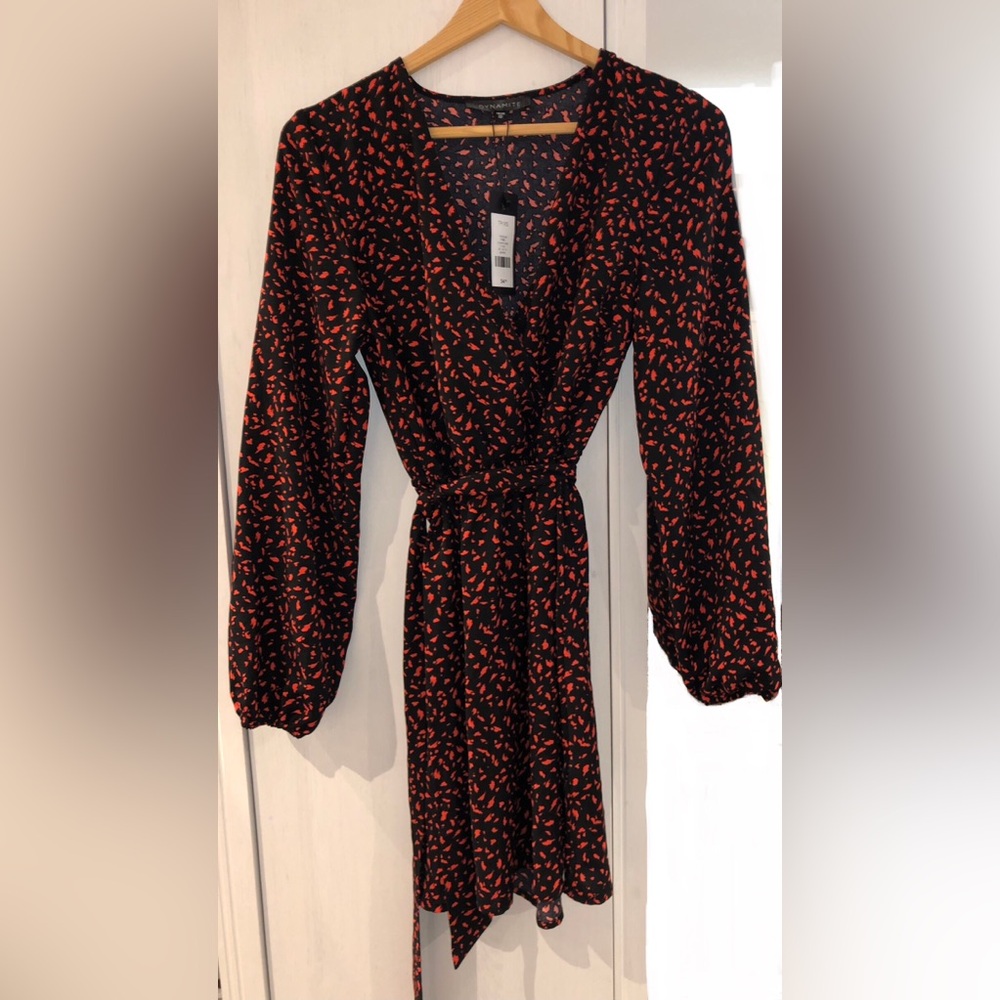 BNWT Dynamite Elegant Black and Red Wrap Robe Dress - XS - Picture 2 of 10